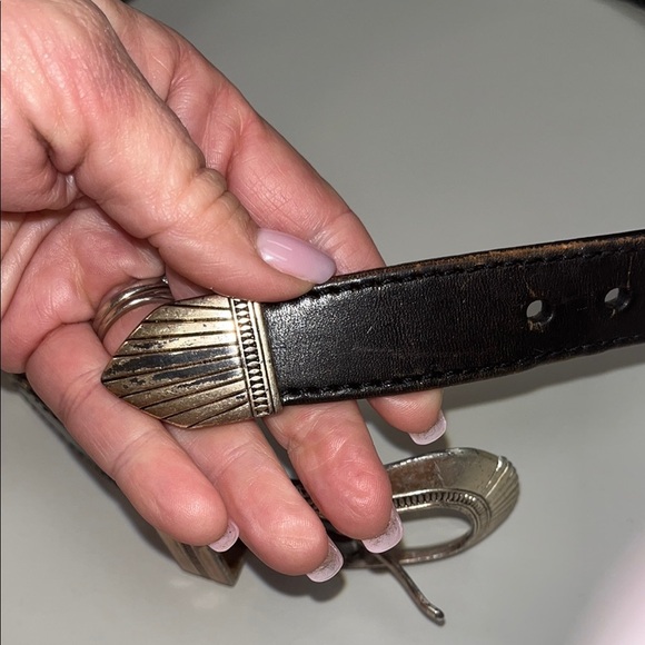 Beaded Black Leather Belt with Silver tone Buckle vintage / preowned size 28” in - Picture 3 of 13